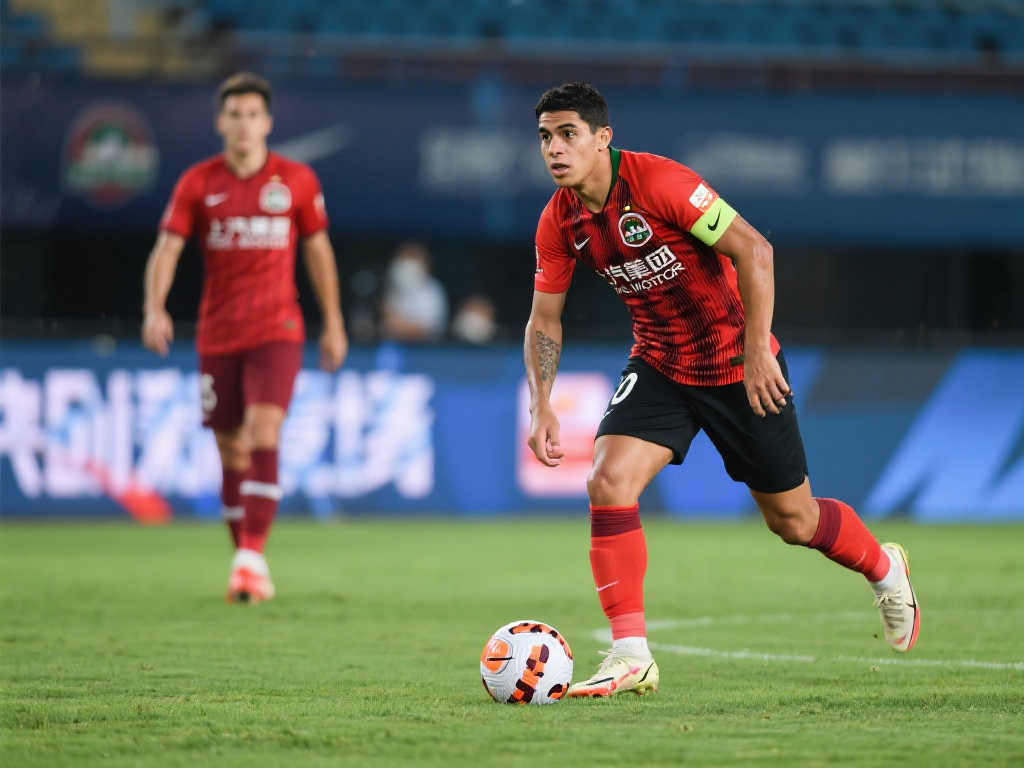 海港重建提速:2名内援敲定,强力外援即将加盟 海港重建提速:2名内援敲定,强力外援即将加盟